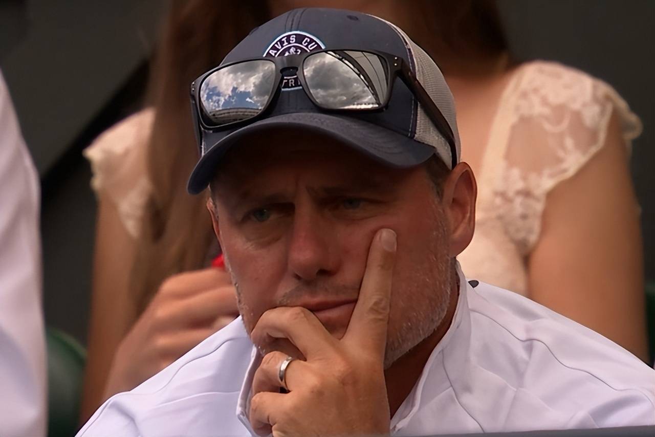 壹号娱乐-费德勒重要时刻比赛局势复杂，IG带队取胜！