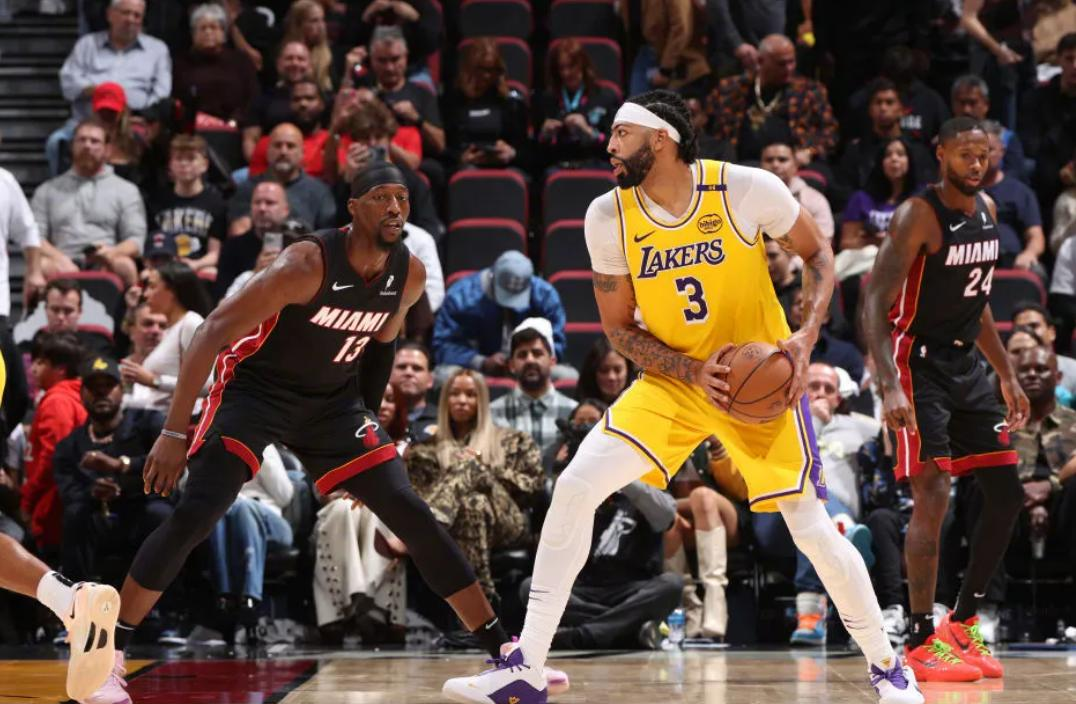 壹号娱乐-浓眉哥遭遇三连败，加拿大队教练面临压力！的简单介绍