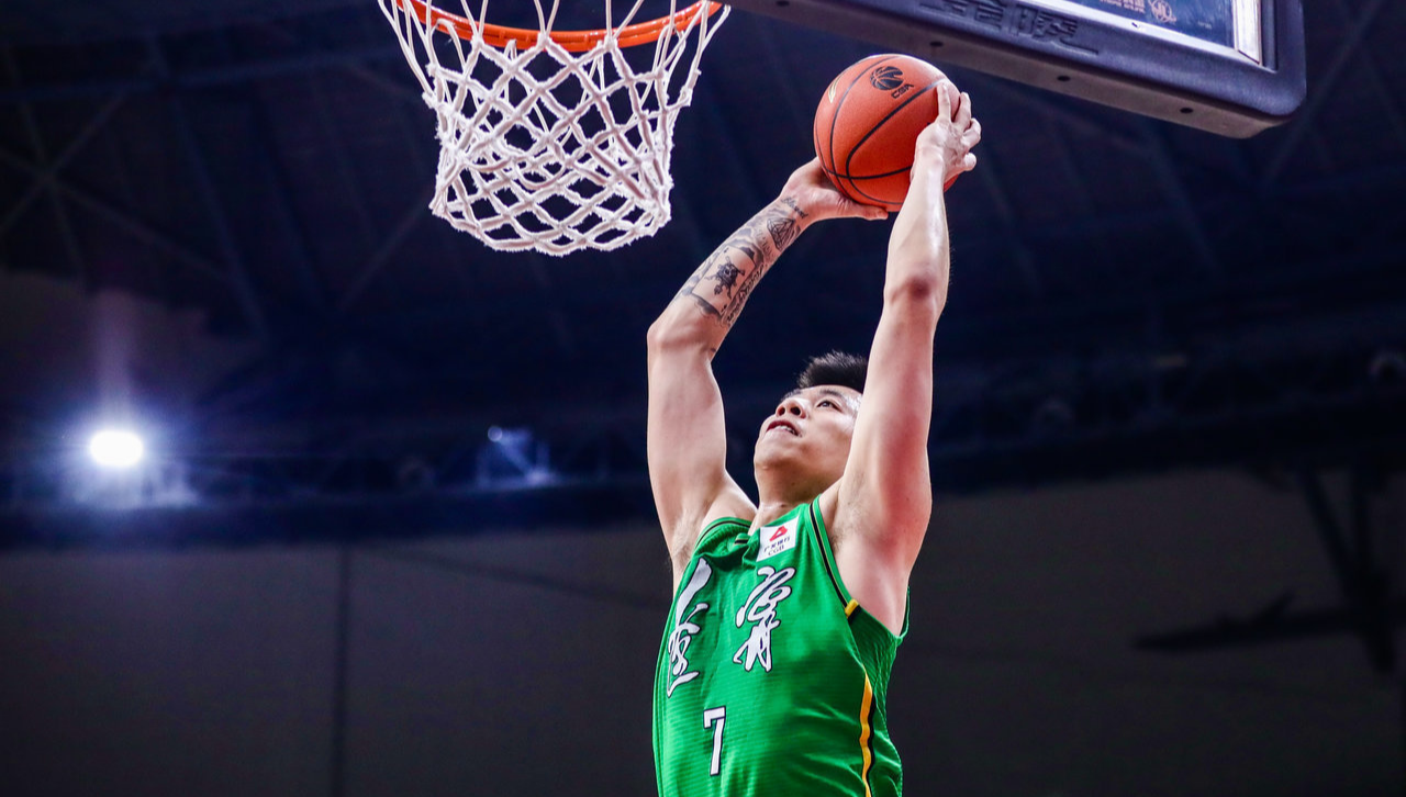 壹号娱乐-JackeyLove巅峰对决,东契奇与80激战塞尔维亚队分钟,出色防守胜负难料!的简单介绍